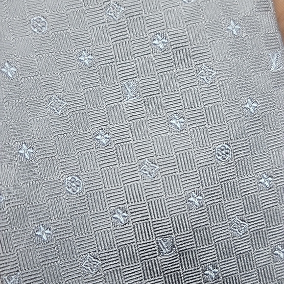NWT Louis Vuitton silk Tie - Picture 2 of 9